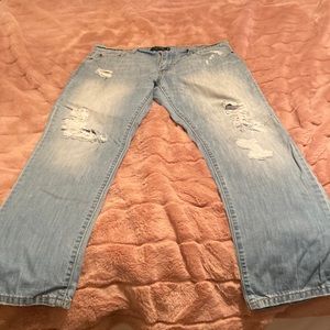 Levi’s brand distressed capris